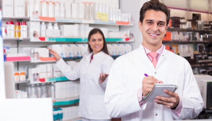 Auxiliar De Farmacia, Enfermería Y Bacteriología